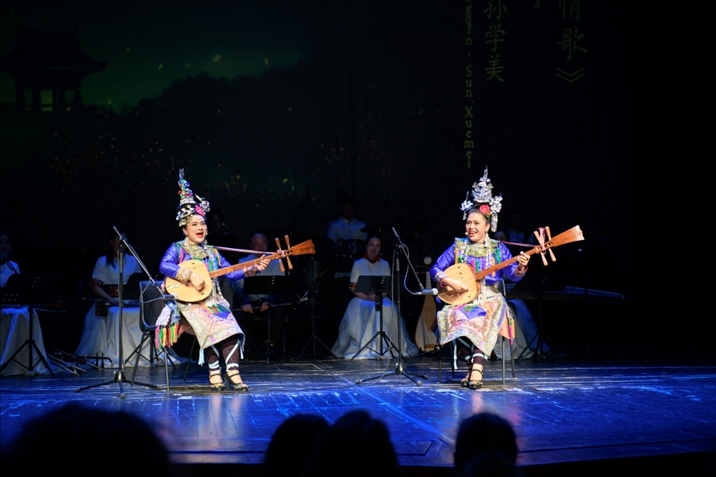 歌曲《月下情歌》。傅永山 攝