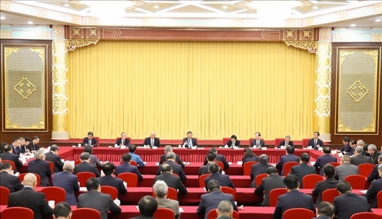 2024年3月6日，中共中央總書記、國家主席、中央軍委主席習(xí)近平看望參加全國政協(xié)十四屆二次會(huì)議的民革、科技界、環(huán)境資源界委員，并參加聯(lián)組會(huì)，聽取意見和建議。新華社記者 黃敬文 攝