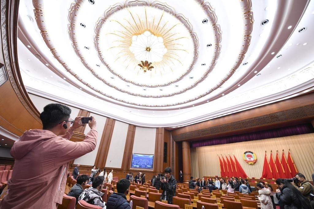 2019年11月16日，全國政協(xié)機關(guān)舉辦第一次公眾開放日活動，約200名高校師生、街道工作人員、退休干部、居民代表等參加。新華社記者 岳月偉 攝