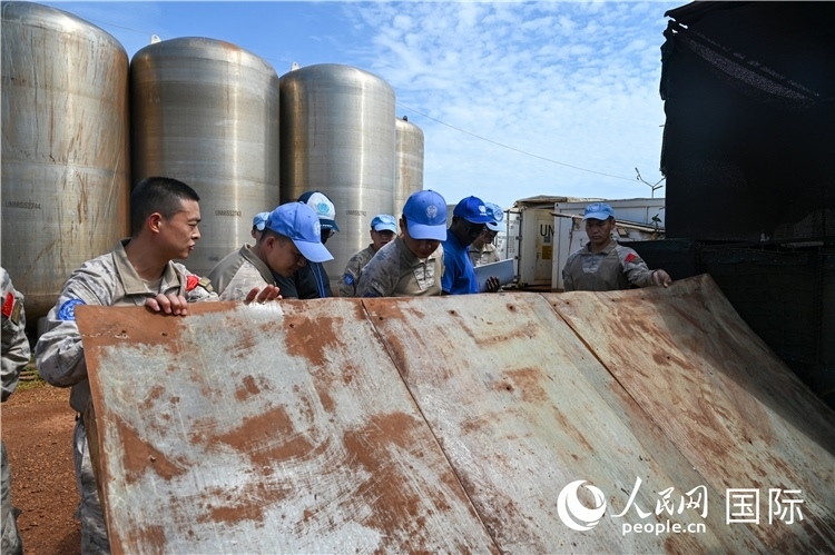 圖3 查看污水處理系統(tǒng)。謝坤攝