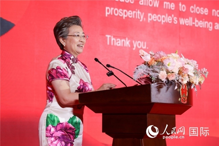 中國駐迪拜總領(lǐng)事歐渤芊致辭。人民網(wǎng)記者任皓宇攝