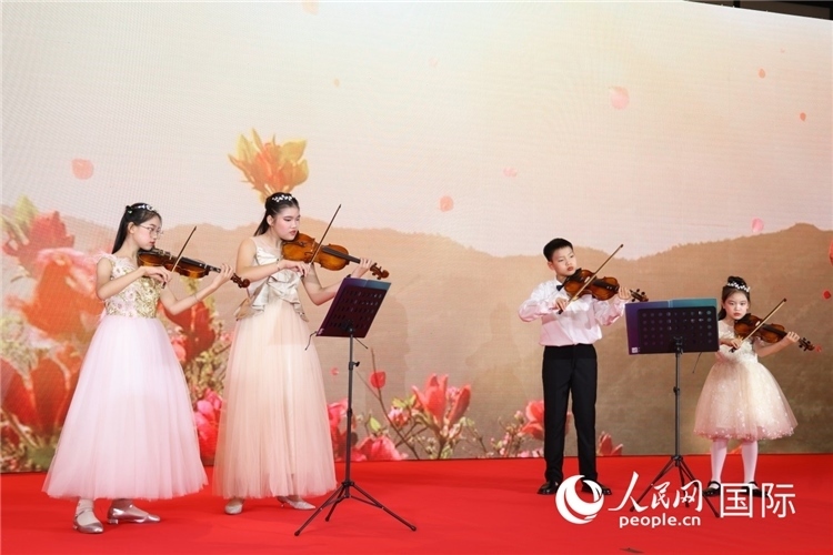 中國青少年樂器表演。人民網(wǎng)記者任皓宇攝