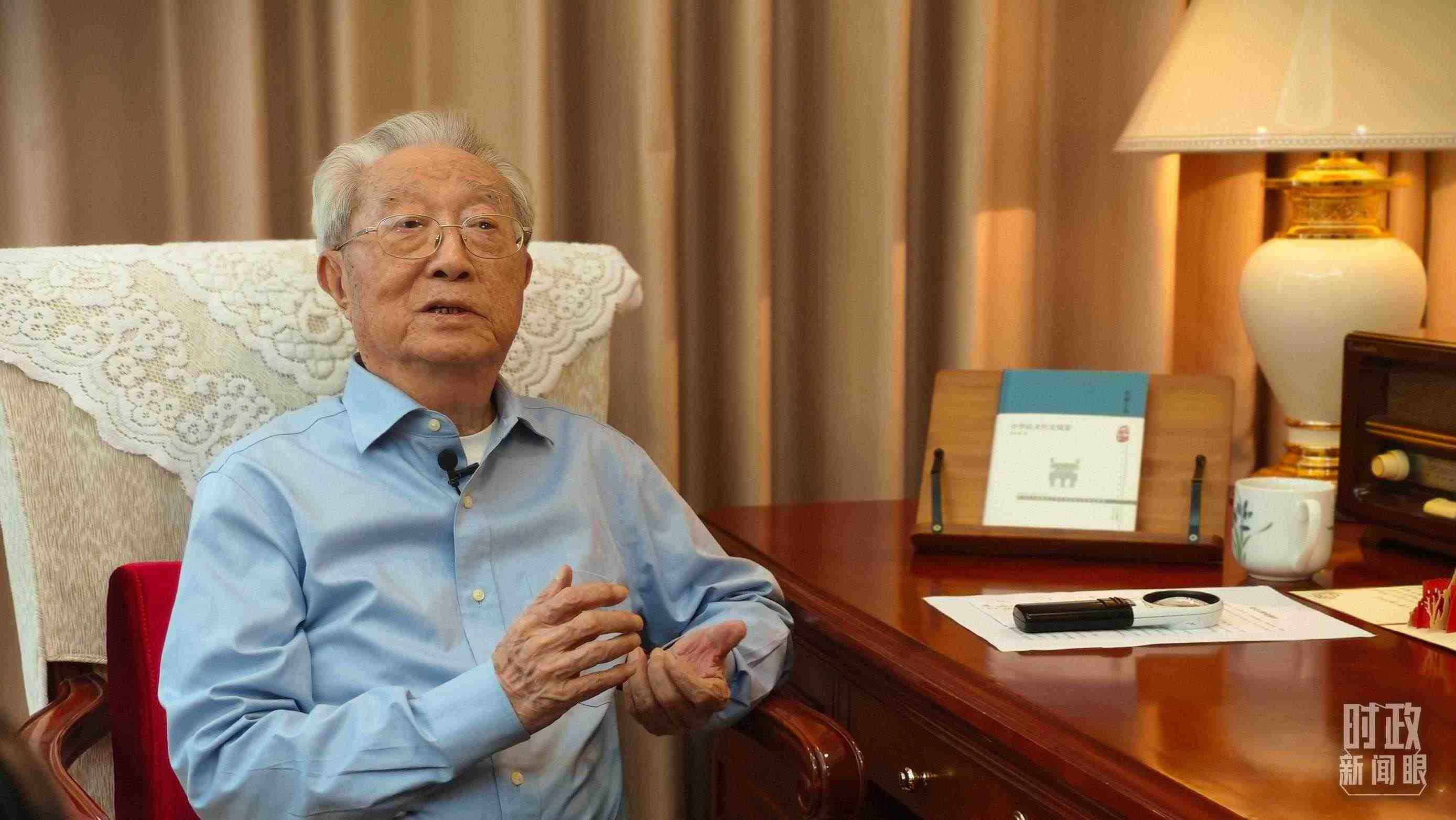 “人民教育家”國(guó)家榮譽(yù)稱號(hào)獲得者張晉藩。（總臺(tái)央視記者李立拍攝）