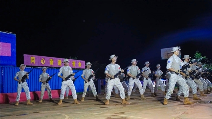 刺殺操展示氣勢(shì)沖天。孫千攝