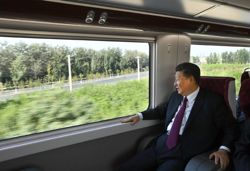2019年9月25日，習(xí)近平總書記乘坐軌道列車前往北京大興國際機場。