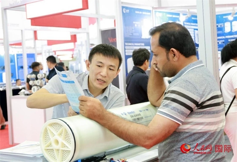中企產(chǎn)品介紹。人民網(wǎng)記者管克江攝