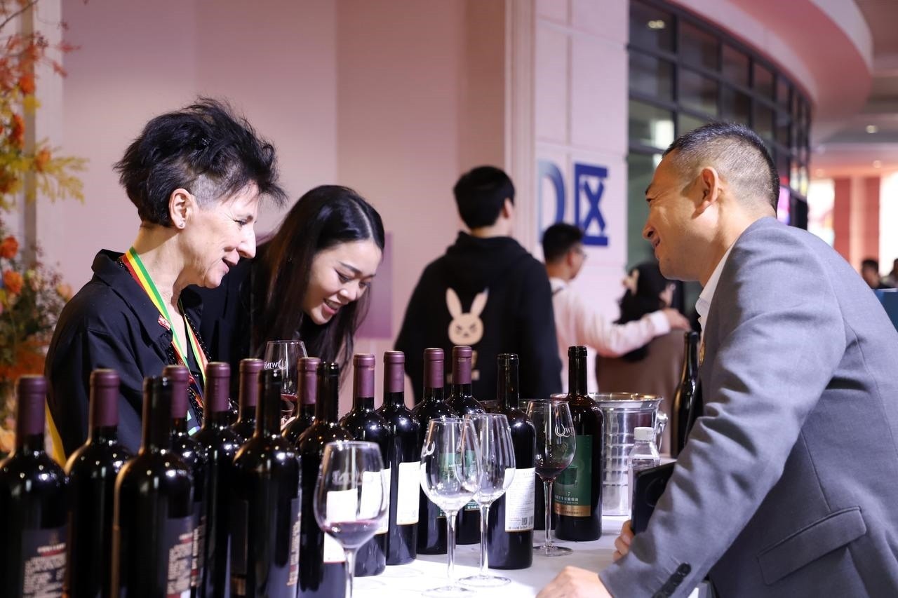 第五屆華僑進(jìn)口商品博覽會(huì)在浙江青田開幕。新華社記者 張曉潔 攝