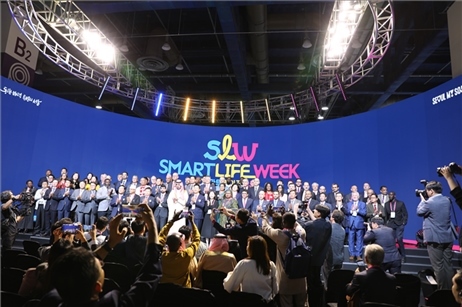 “智慧生活周”博覽會上展出的低空飛行器。人民網(wǎng)記者 莽九晨攝