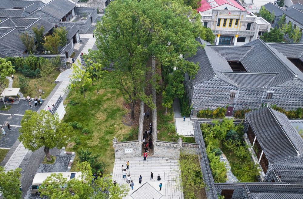 ↑位于安徽省桐城市的六尺巷。