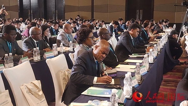 與會來賓在認(rèn)真記錄。人民網(wǎng)記者 萬宇攝