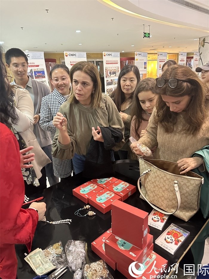 中國(guó)傳統(tǒng)非物質(zhì)文化遺產(chǎn)互動(dòng)展示。人民網(wǎng)記者 郝瑞敏攝