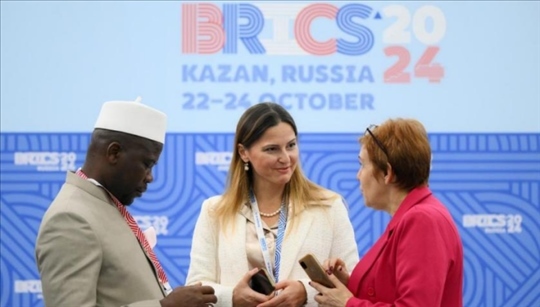 金磚國(guó)家領(lǐng)導(dǎo)人第十六次會(huì)晤期間，新聞?dòng)浾咴趪?guó)際新聞中心工作