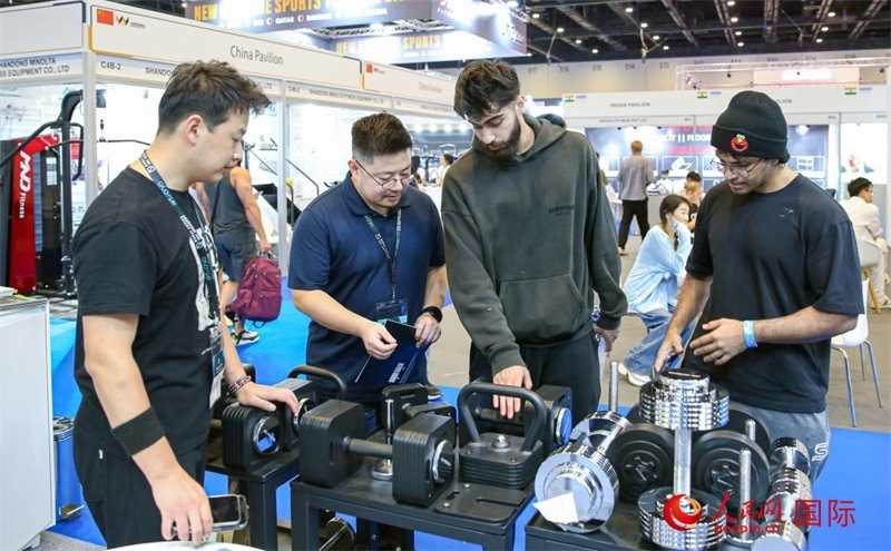 中國展臺一角。人民網(wǎng)中東中心分社塔里克·易卜拉欣攝