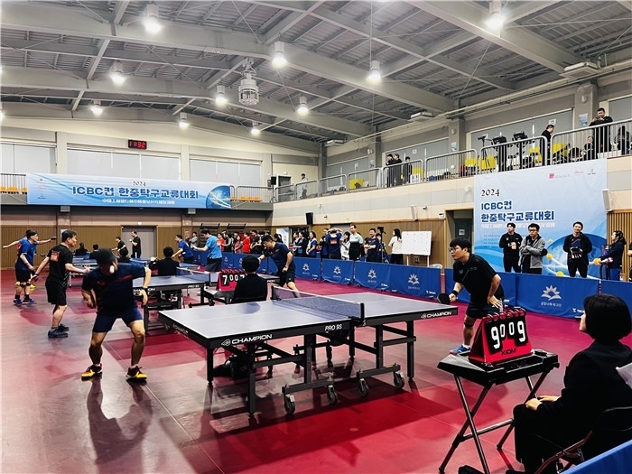 圖為中韓業(yè)余乒乓球友誼賽現(xiàn)場。 首爾中國文化中心供圖