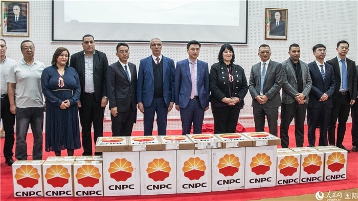 中企向阿爾及利亞大學(xué)捐贈電教設(shè)備活動現(xiàn)場。人民網(wǎng)記者 郝瑞敏攝