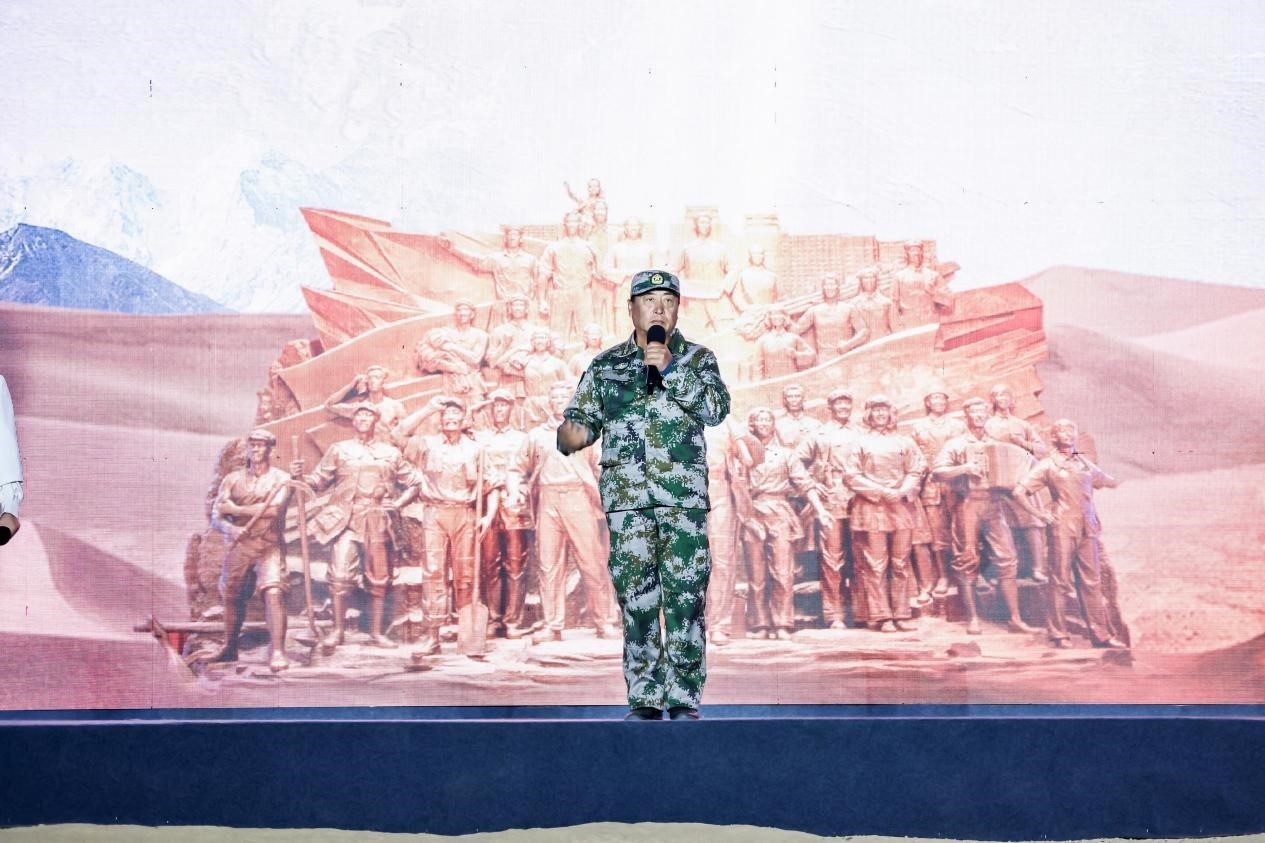 馬軍武在“何以中國·五星出東方”網(wǎng)絡(luò)主題宣傳活動現(xiàn)場演講。人民視頻供圖