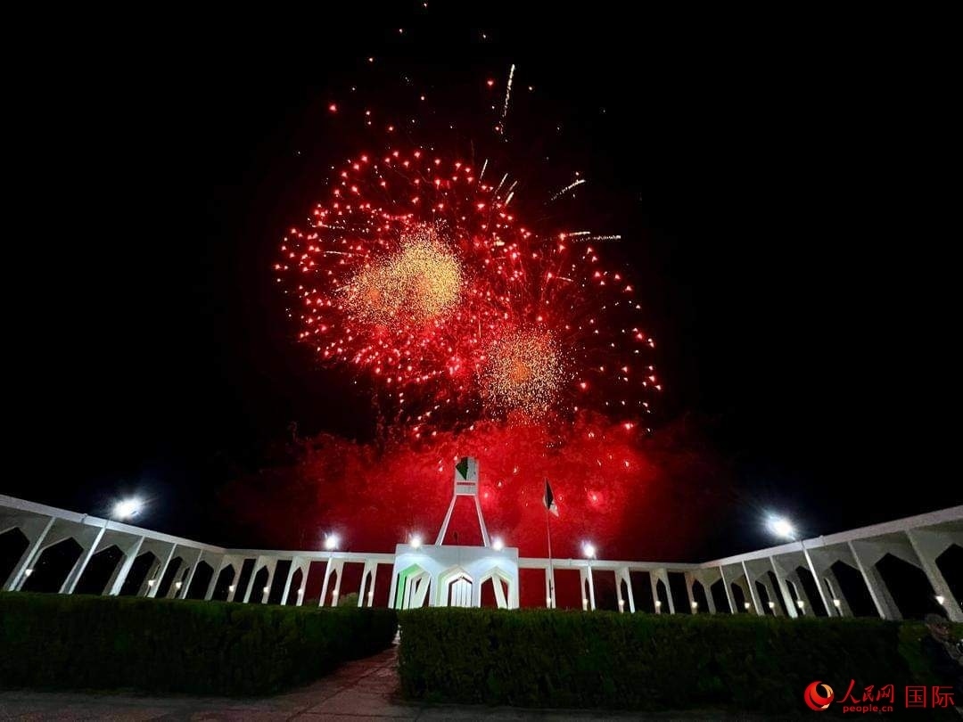 焰火表現(xiàn)現(xiàn)場 人民網(wǎng)記者 郝瑞敏攝