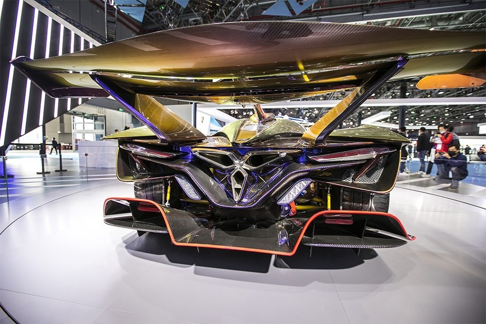 2020年11月5日，上海，來自德國的全球首款全碳纖維跑車亮相進博會。該車總重量只有1250KG。