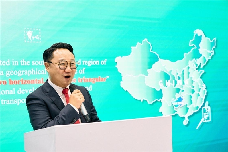 “中國(guó)館”貴州旅游推介會(huì)現(xiàn)場(chǎng)介紹。楊浩鵬