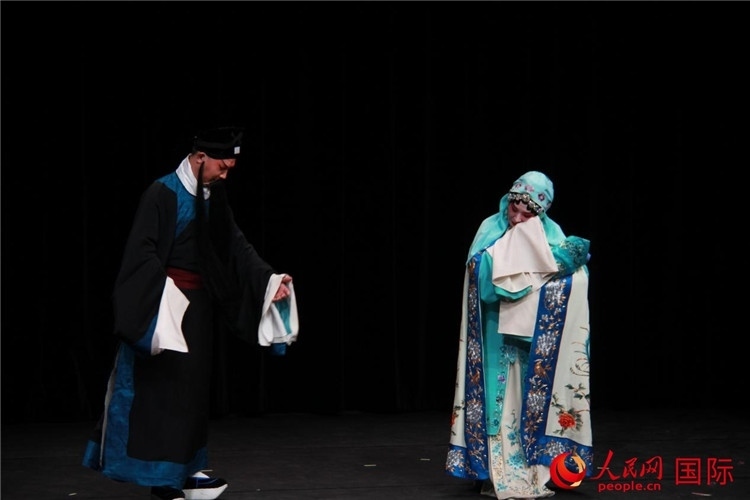 《趙氏孤兒》演出劇照。人民網(wǎng)記者 尚凱元攝