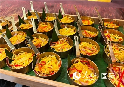 馬來西亞美食節(jié)現(xiàn)場準備的美食。人民網(wǎng) 王婧攝