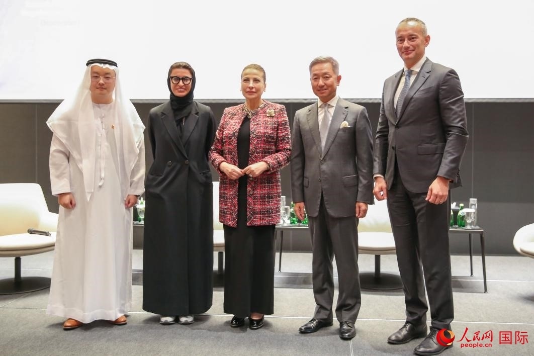 部分與會嘉賓合影。人民網(wǎng) 塔里克·易卜拉欣攝