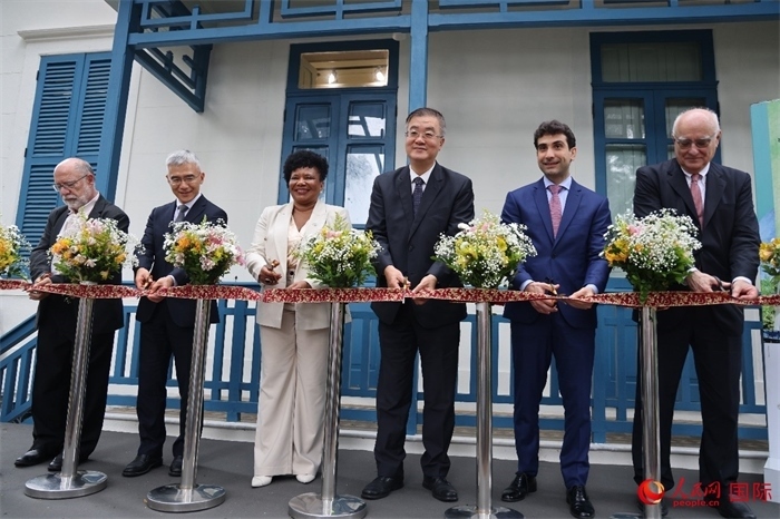 活動上，中巴嘉賓共同為“茶緣·中巴友誼園”剪彩，標(biāo)志著中巴友誼園中“茶之道”展覽正式開幕。人民網(wǎng)記者 張志文攝