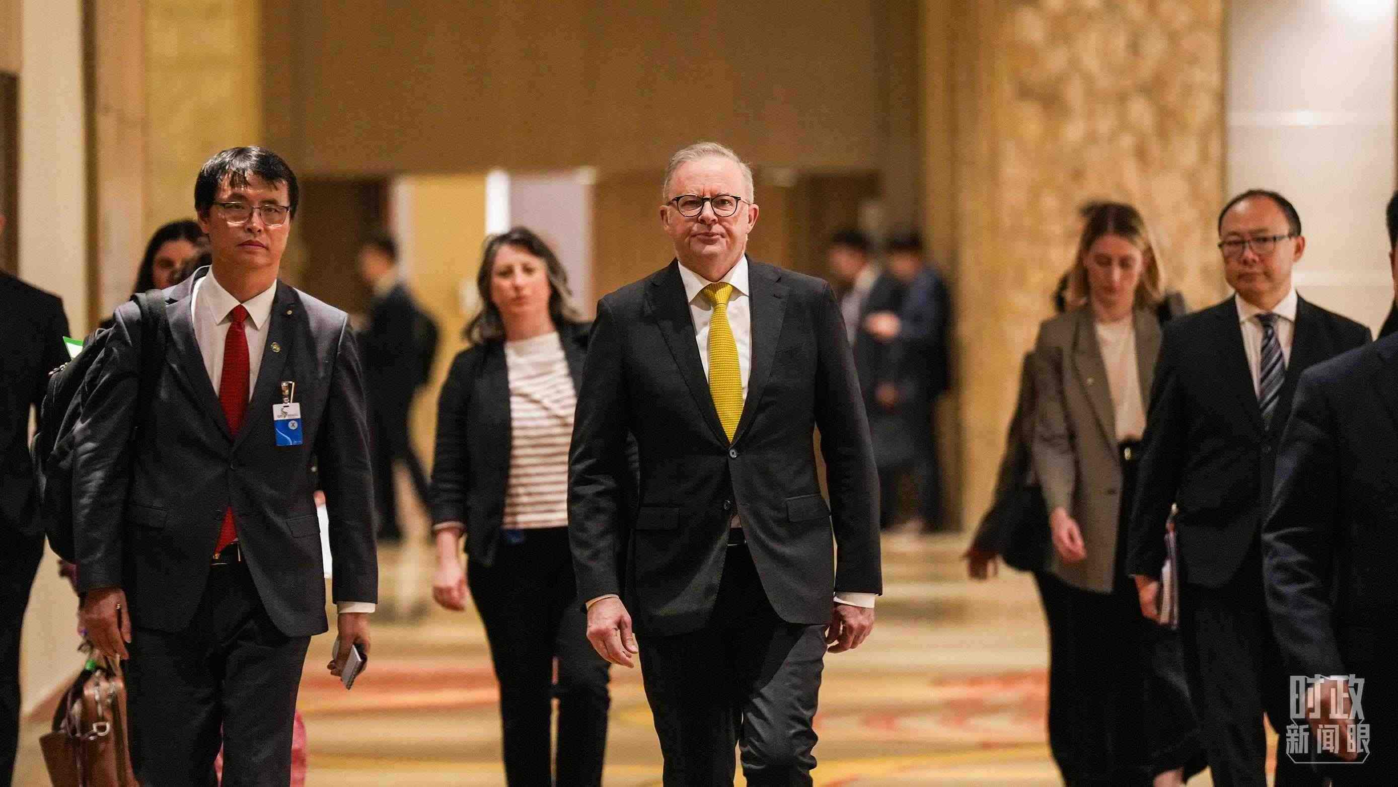 △澳大利亞總理阿爾巴尼斯抵達(dá)會(huì)見現(xiàn)場(chǎng)。（總臺(tái)記者李晉拍攝）