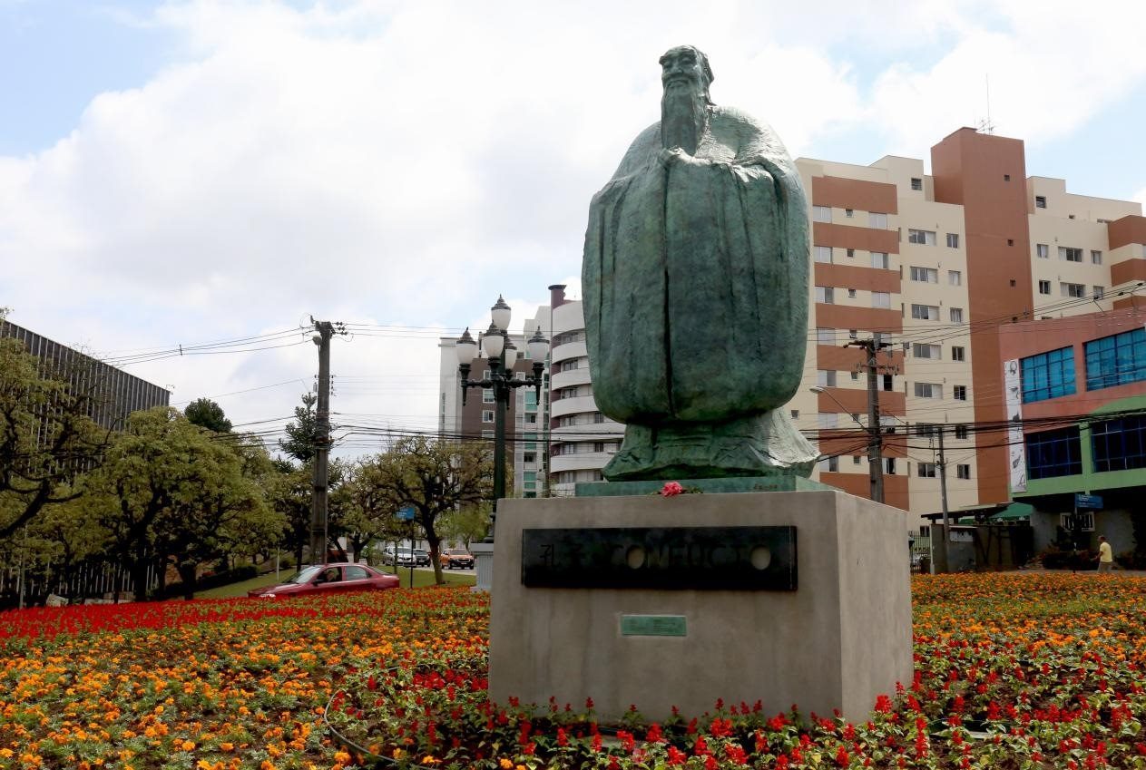 2017年，吳為山雕塑《孔子》立于巴西庫里蒂巴市，該廣場被永久命名為“中國廣場”。中國美術(shù)館供圖