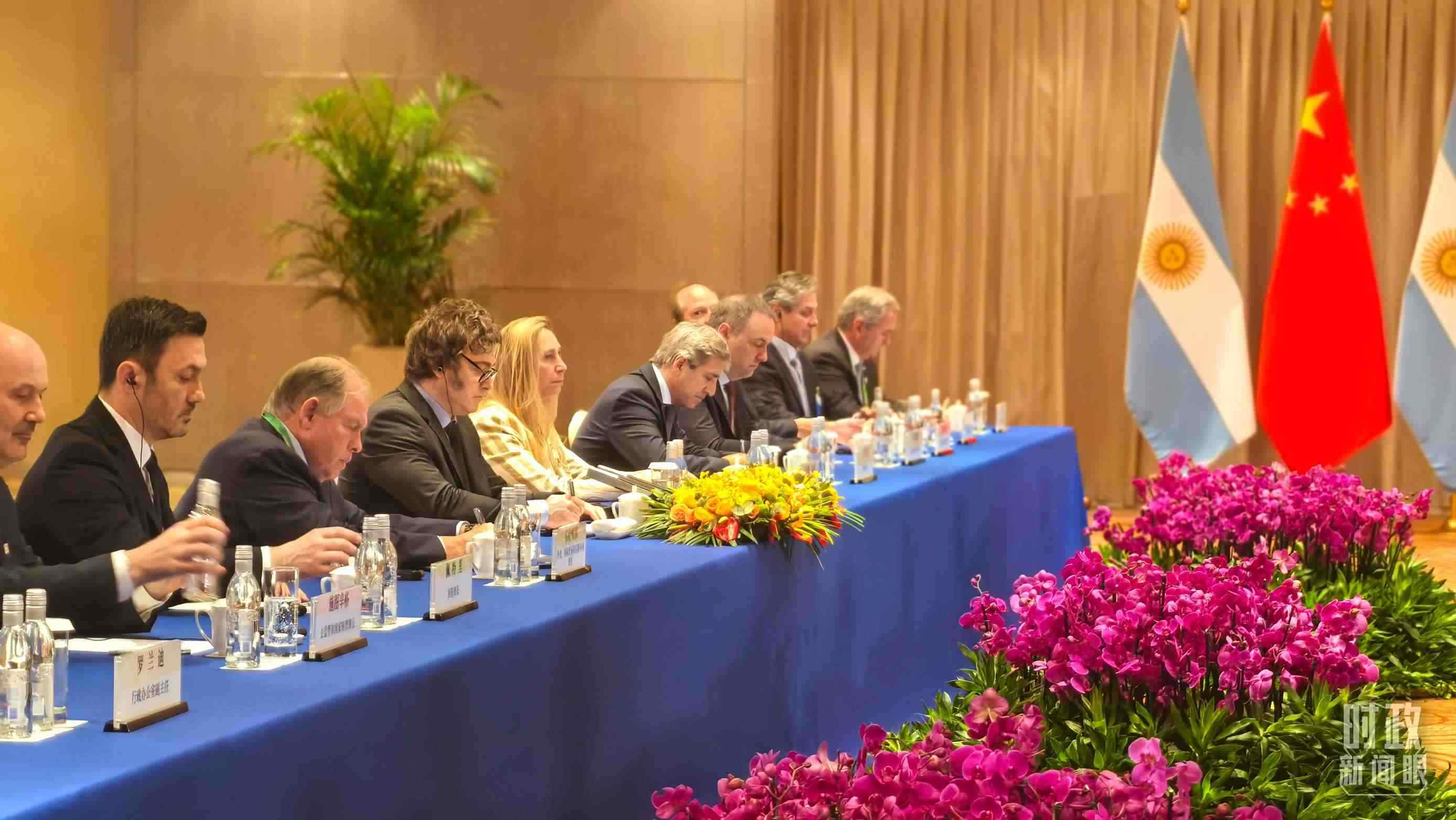 習(xí)主席會見阿根廷總統(tǒng)米萊現(xiàn)場。（總臺央廣記者潘毅拍攝）