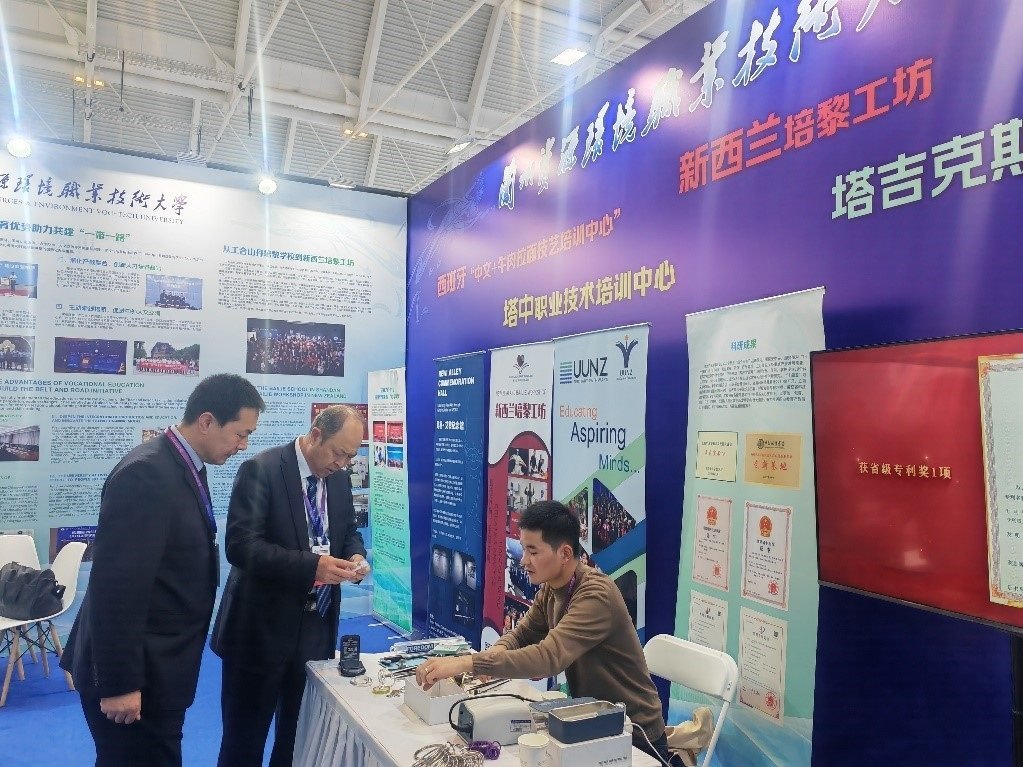 展臺(tái)現(xiàn)場(chǎng)。蘭州資源環(huán)境職業(yè)技術(shù)大學(xué)供圖