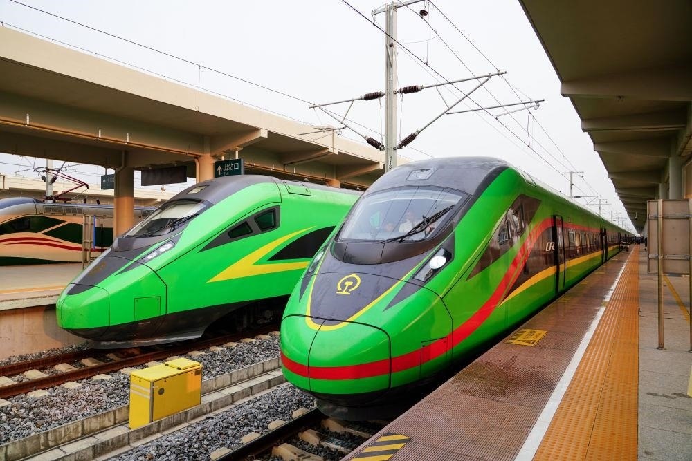 截至2024年7月5日，中老鐵路國際旅客列車累計開行滿1000列，極大地便利了沿線民眾出行。