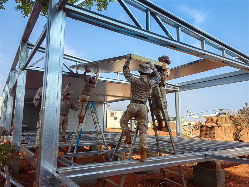 小組協(xié)同推進(jìn)工程任務(wù)。鄧原淘攝