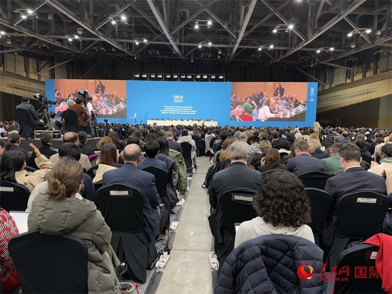 圖為塑料污染政府間談判委員會(huì)第五次會(huì)議現(xiàn)場(chǎng)。人民網(wǎng)記者 莽九晨攝