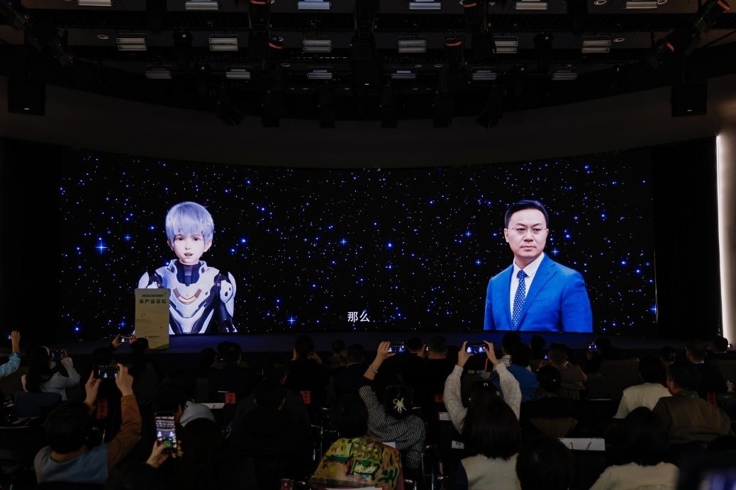 中國工程院院士、湖南師范大學(xué)校長劉仲華與人民網(wǎng)數(shù)字人白澤線上對話