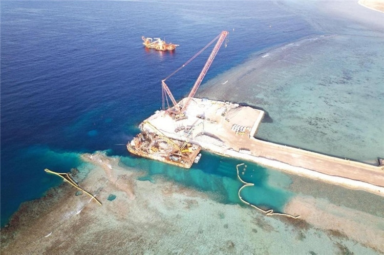 拉比格四期海水淡化項目取水口作業(yè)場景。項目方供圖