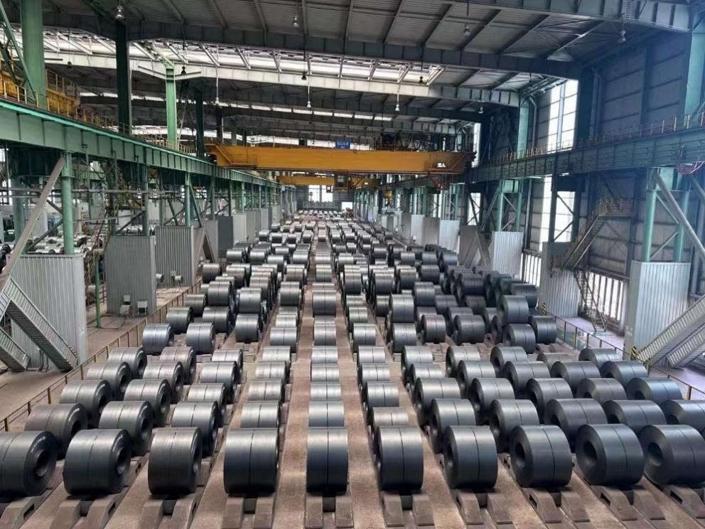 某鋼鐵工廠的自動生產(chǎn)線。人民網(wǎng)記者 王紹紹攝