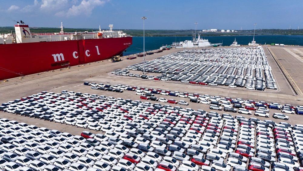 這是2024年3月28日拍攝的斯里蘭卡漢班托塔港（無人機(jī)照片）。新華社記者徐欽攝