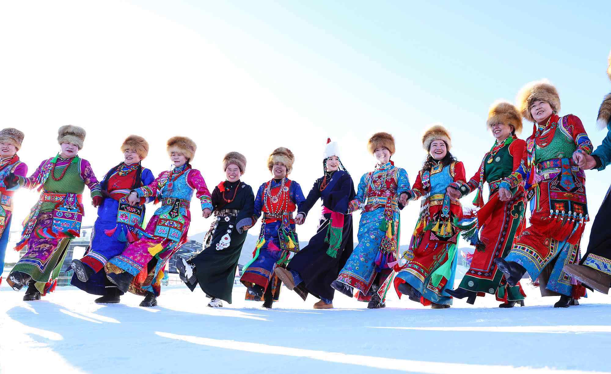 甘肅張掖，雪地千人鍋莊舞表演