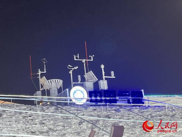 園區(qū)內(nèi)九要素自動氣象觀測站。人民網(wǎng) 高清揚(yáng)攝