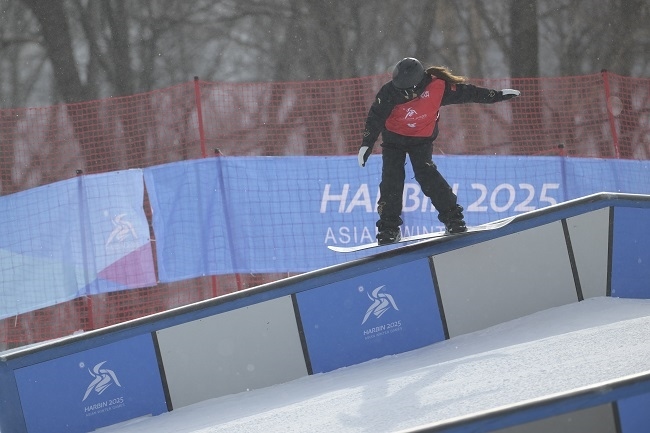 2月8日，張小楠在比賽中。新華社記者 楊冠宇攝