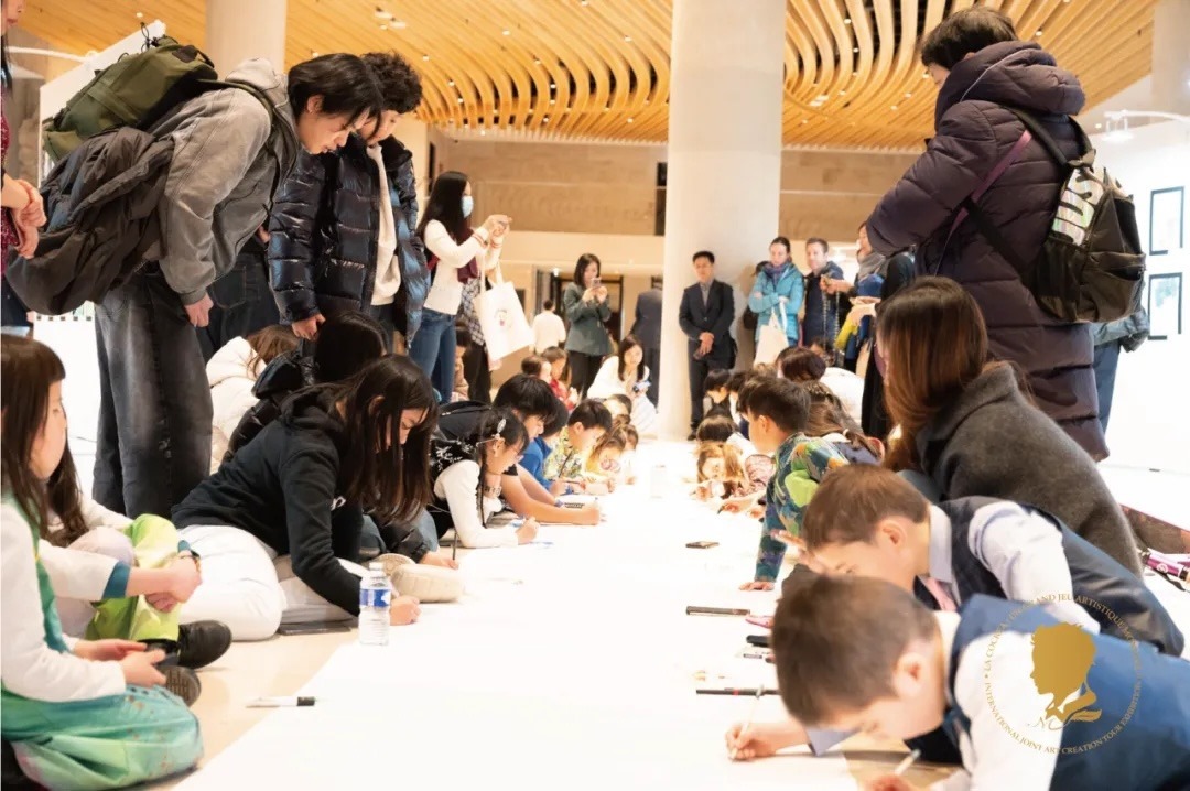 第三屆國(guó)際藝術(shù)聯(lián)創(chuàng)聯(lián)展盛大開幕。法中交流促進(jìn)會(huì)供圖