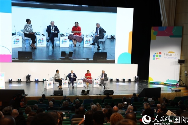 第5屆“共同金融”峰會在南非開普敦國際會議中心開幕。圖為峰會開幕式現(xiàn)場。人民網(wǎng)記者戴楷然攝