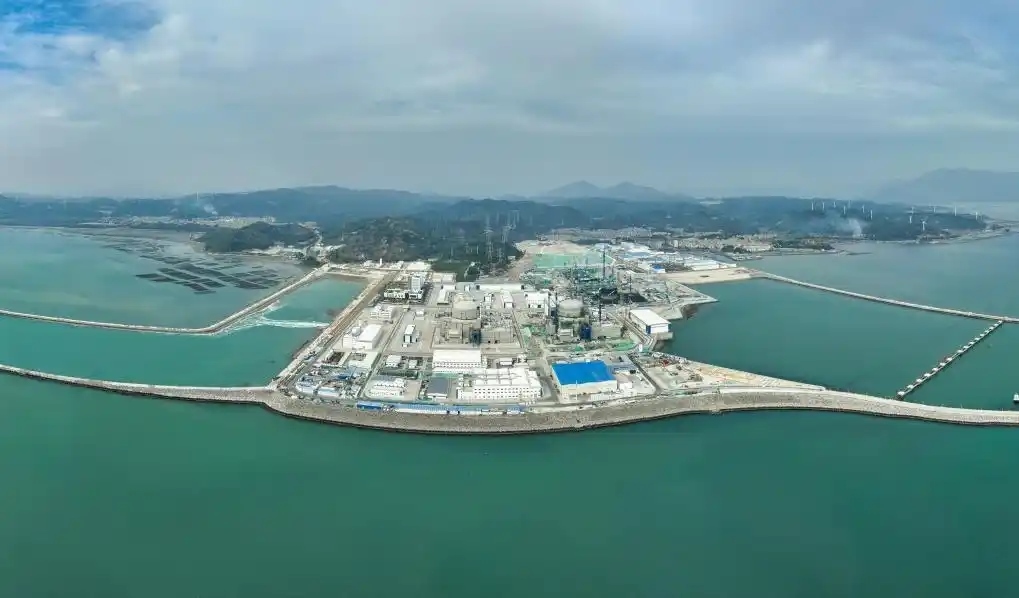 △2025年1月1日0時(shí)17分，經(jīng)過168小時(shí)滿功率連續(xù)運(yùn)行考核，漳州核電1號機(jī)組正式投入商業(yè)運(yùn)行。