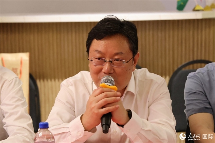 山東省濰坊市副市長狄波在座談會上致辭。人民網(wǎng)記者 陳海琪攝