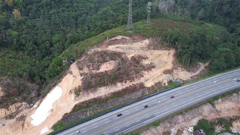 圖為施工現(xiàn)場。 鄧騰亮攝