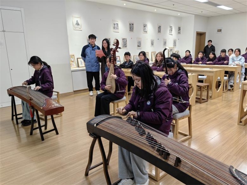 匡園學(xué)生民樂合奏。