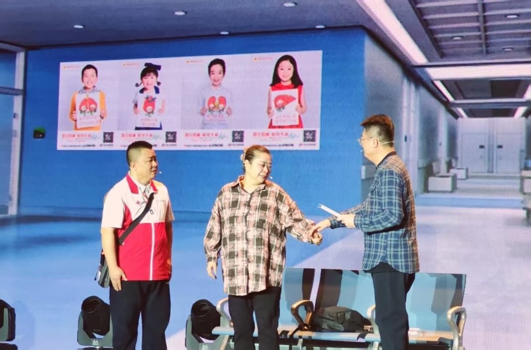 現(xiàn)場表演了由真實故事改編的情景劇。人民網(wǎng)記者 王子鋒攝