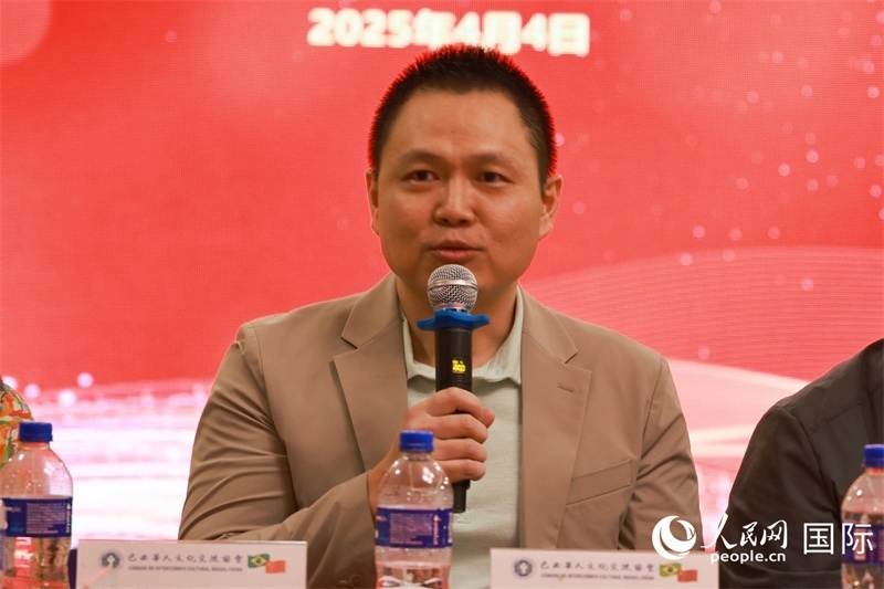 中國(guó)駐里約熱內(nèi)盧總領(lǐng)館副總領(lǐng)事王尉育在座談會(huì)上致辭。人民網(wǎng)記者 陳海琪攝