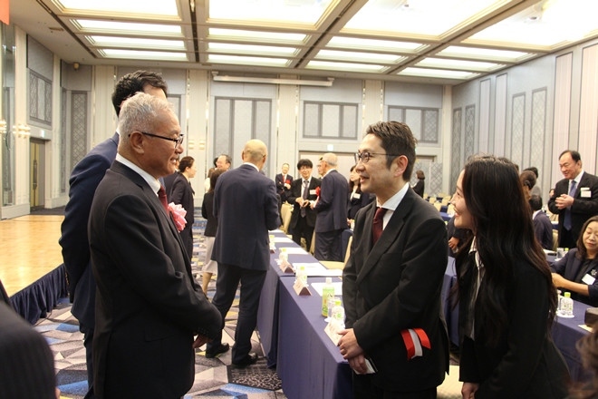 與會嘉賓熱切交流。中國駐福岡總領館供圖